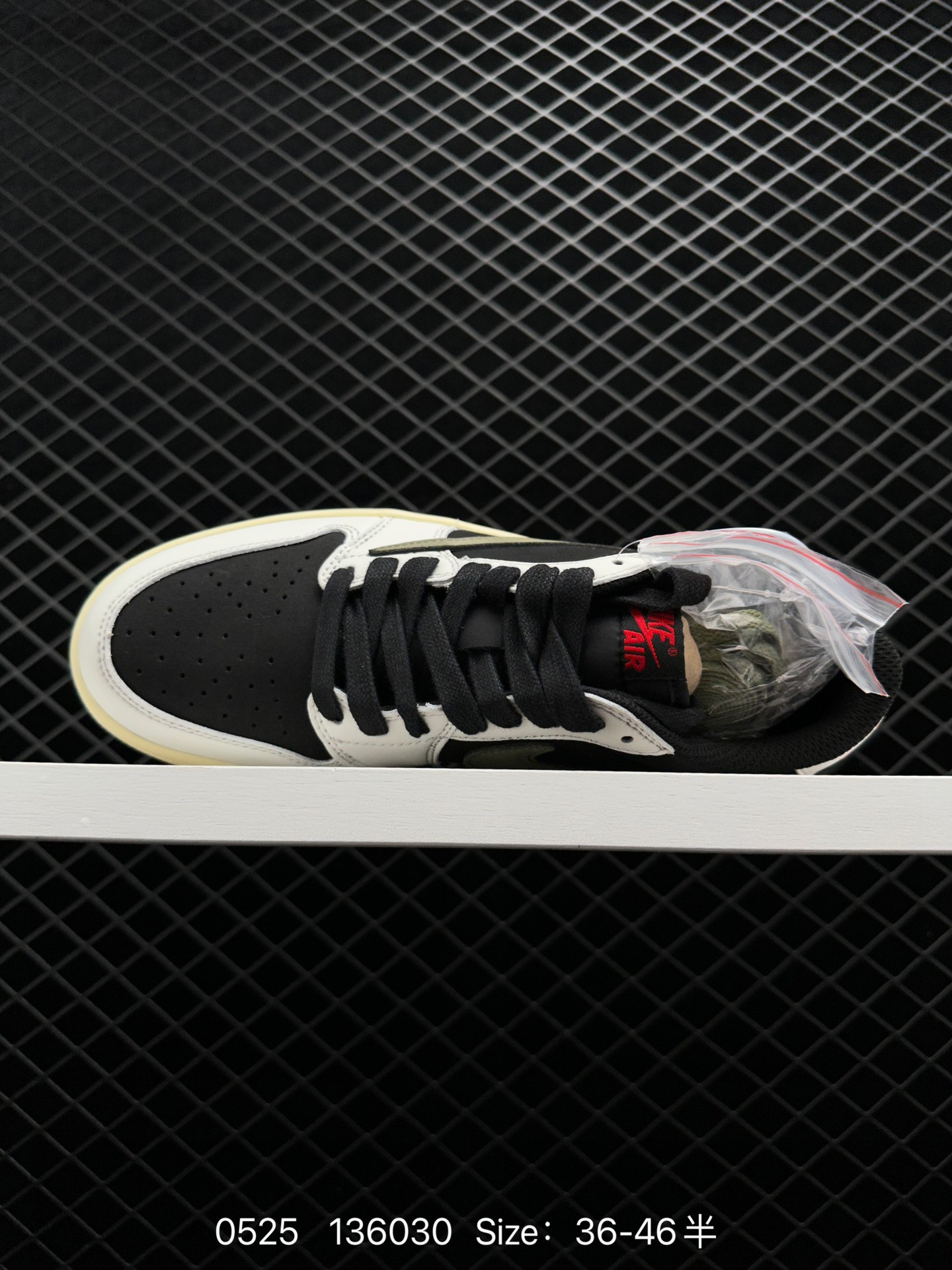 Travis Scott x Air Jordan 1 Low AJ1